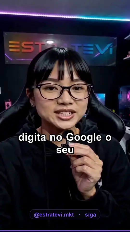 Vi, apresentadora virtual da ESTRATEVI, no vídeo sobre por que a empresa não aparece no Google